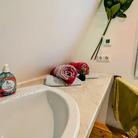 Ruheort Mitten Im Wald